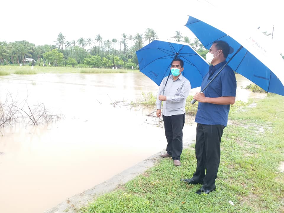 http://saburaijuakab.go.id/uploads/Penjabat Bupati 2021/Penjabat Bupati Sabu Raijua meninjau korban banjir di menia2.jpg